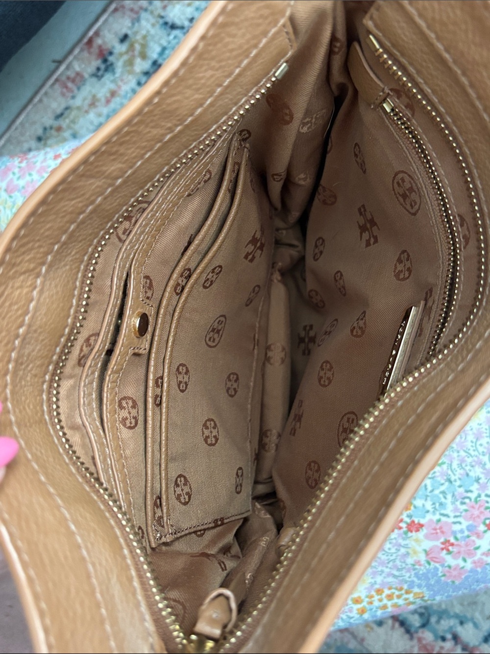 Tory Burch Pebbled Leather Shoulder Hobo in Cognac - Picture 5 of 7
